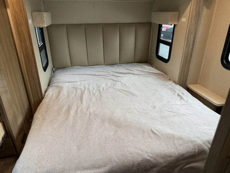 2019 Entegra Qwest 24K photo 76