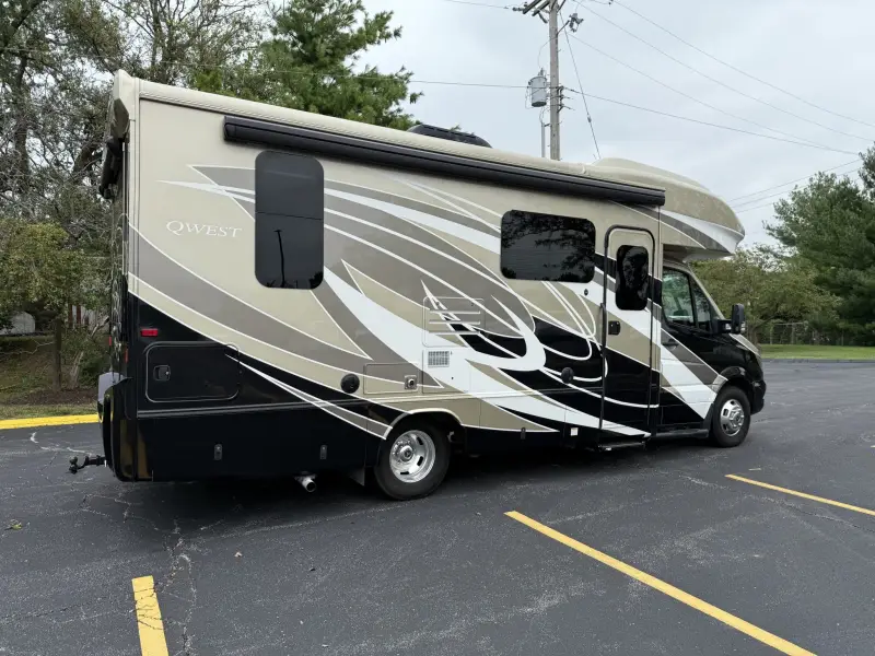 2019 Entegra Qwest 24K photo 8
