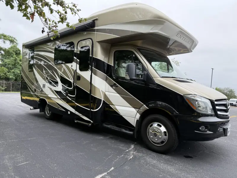 2019 Entegra Qwest 24K photo 10