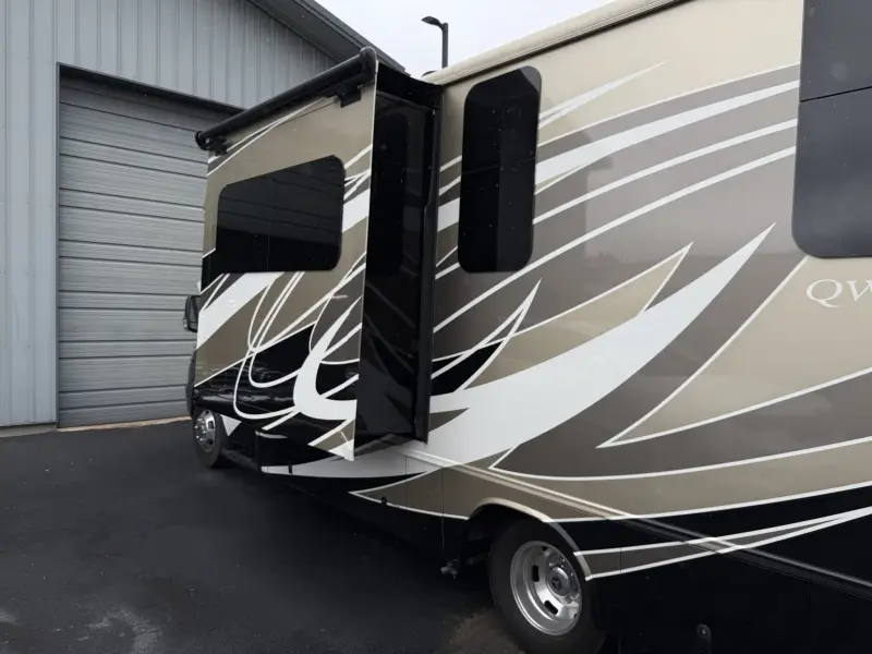 2019 Entegra Qwest 24K photo 16