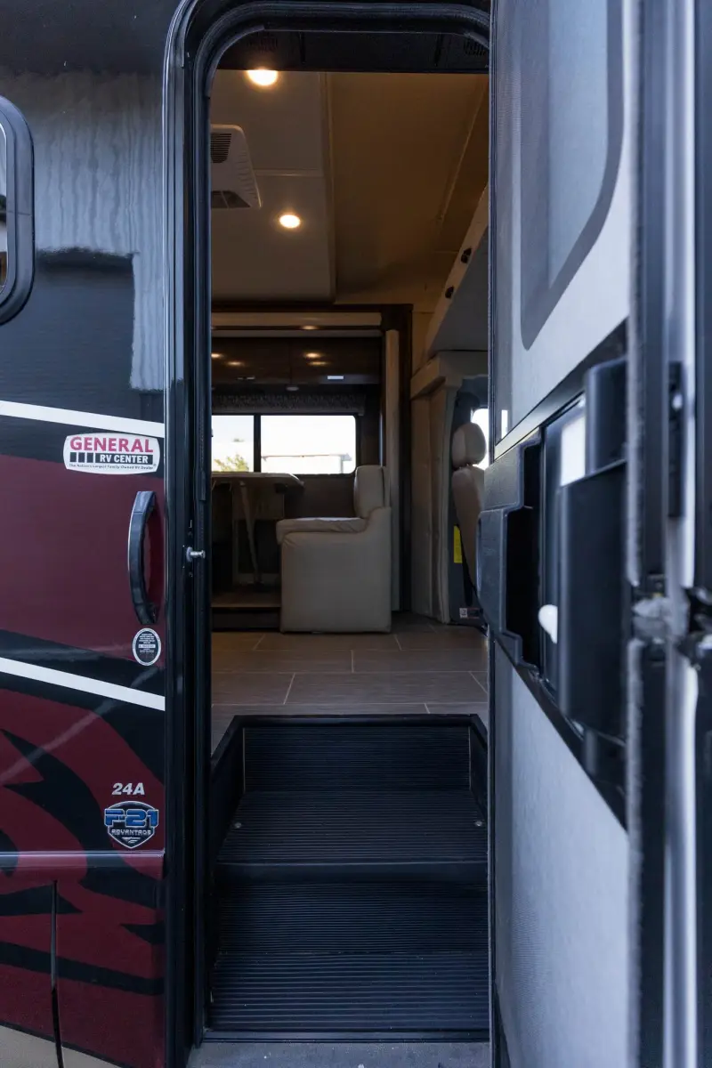 2017 Fleetwood Pulse 24A Conversion photo 65