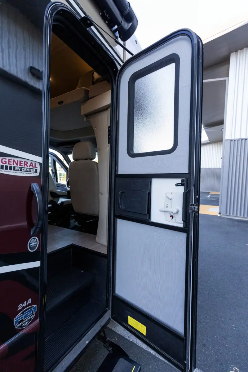 2017 Fleetwood Pulse 24A Conversion photo 64