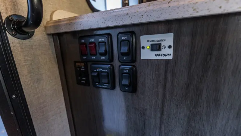 2017 Fleetwood Pulse 24A Conversion photo 92