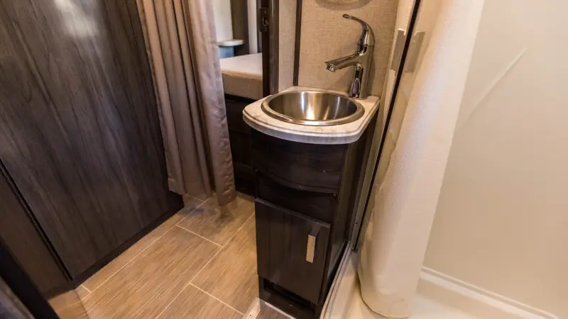 2017 Fleetwood Pulse 24A Conversion photo 88