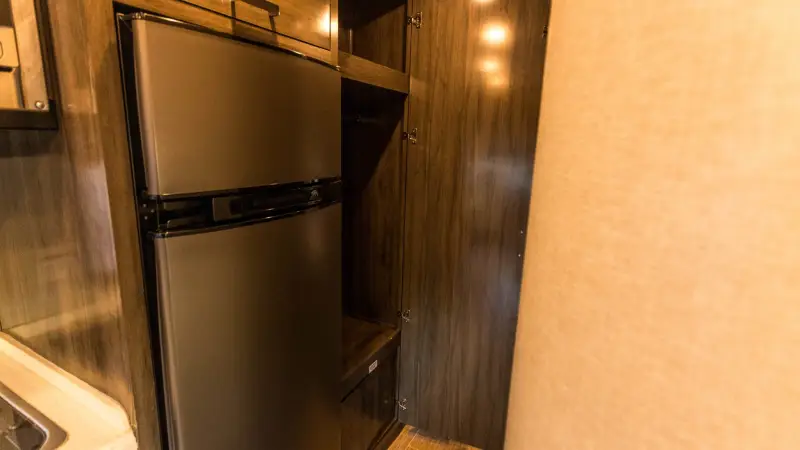 2017 Fleetwood Pulse 24A Conversion photo 77