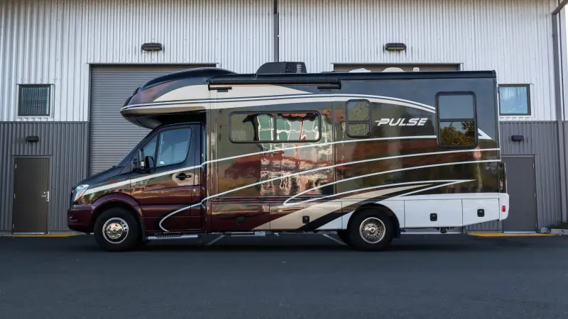 2017 Fleetwood Pulse 24A Conversion photo 2