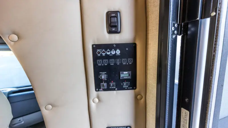 2017 Fleetwood Pulse 24A Conversion photo 91