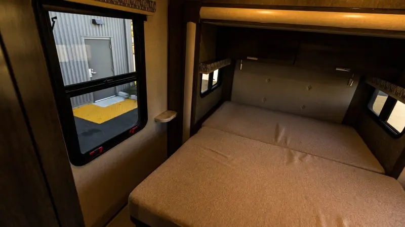 2017 Fleetwood Pulse 24A Conversion photo 81