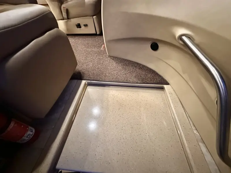 2015 American Revolution LE 42T Motorcoach photo 117