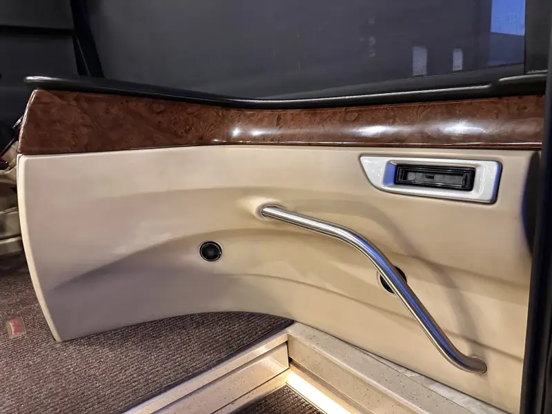 2015 American Revolution LE 42T Motorcoach photo 116