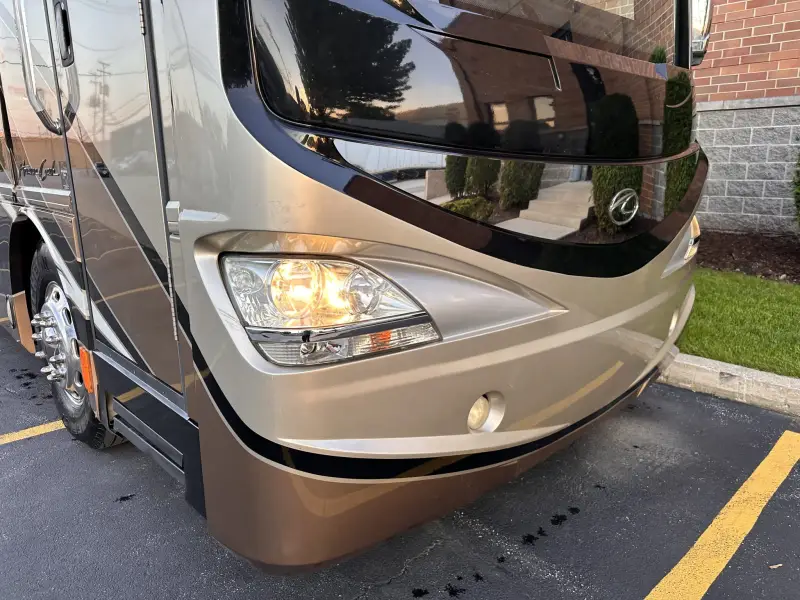 2015 American Revolution LE 42T Motorcoach photo 42