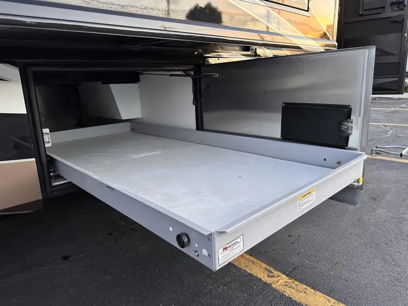 2015 American Revolution LE 42T Motorcoach photo 52