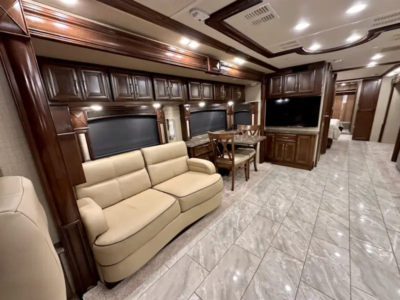 2015 American Revolution LE 42T Motorcoach photo 128
