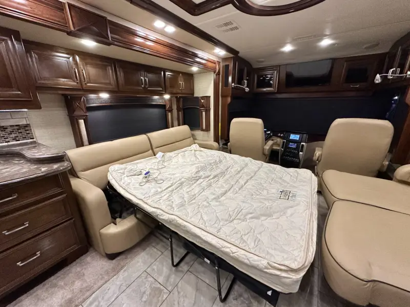 2015 American Revolution LE 42T Motorcoach photo 126