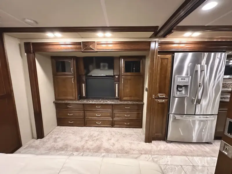 2015 American Revolution LE 42T Motorcoach photo 168