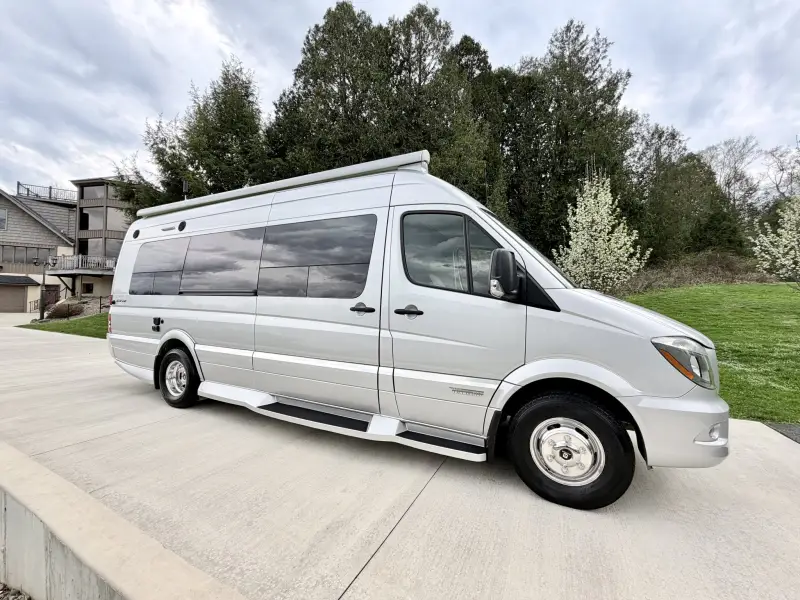 2019 Mercedes-Benz Sprinter 3500 Winnebago Era BM170X photo 6