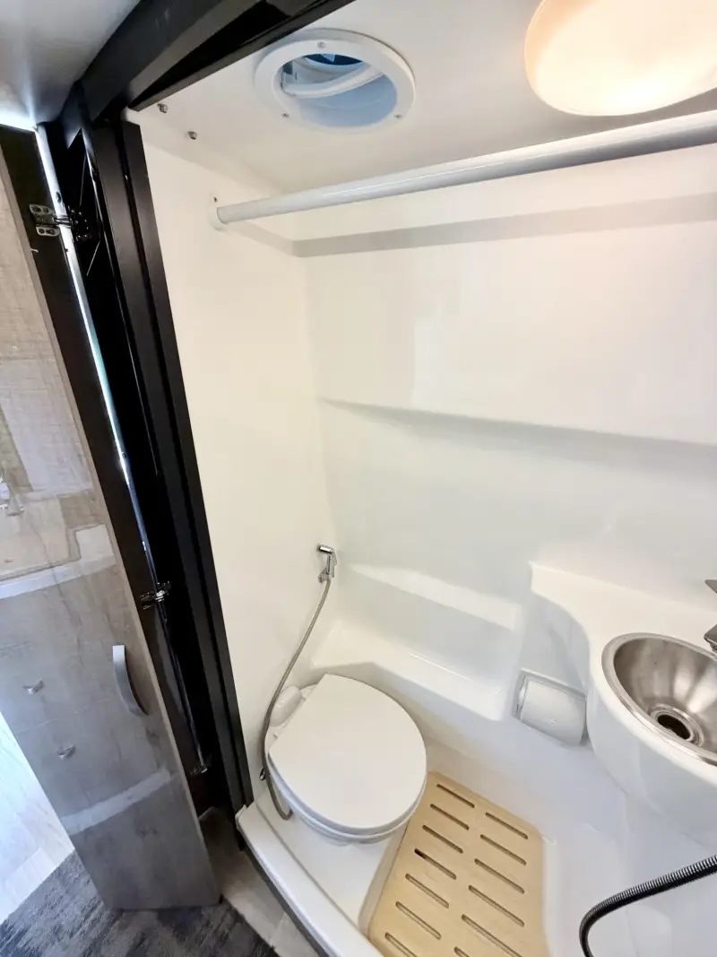 2019 Mercedes-Benz Sprinter 3500 Winnebago Era BM170X photo 150