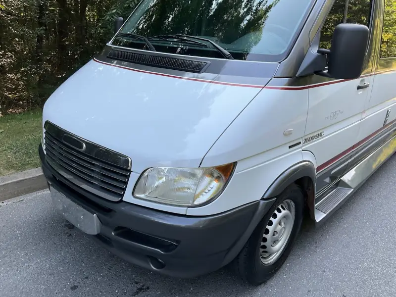 2004 Dodge Sprinter 2500 Gulf Stream Coach Vista Cruiser  SHC photo 28