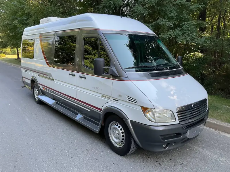 2004 Dodge Sprinter 2500 Gulf Stream Coach Vista Cruiser  SHC photo 5