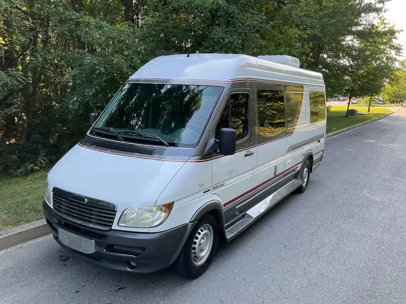 2004 Dodge Sprinter 2500 Gulf Stream Coach Vista Cruiser  SHC photo 9