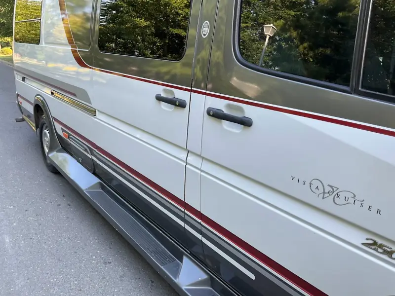 2004 Dodge Sprinter 2500 Gulf Stream Coach Vista Cruiser  SHC photo 43
