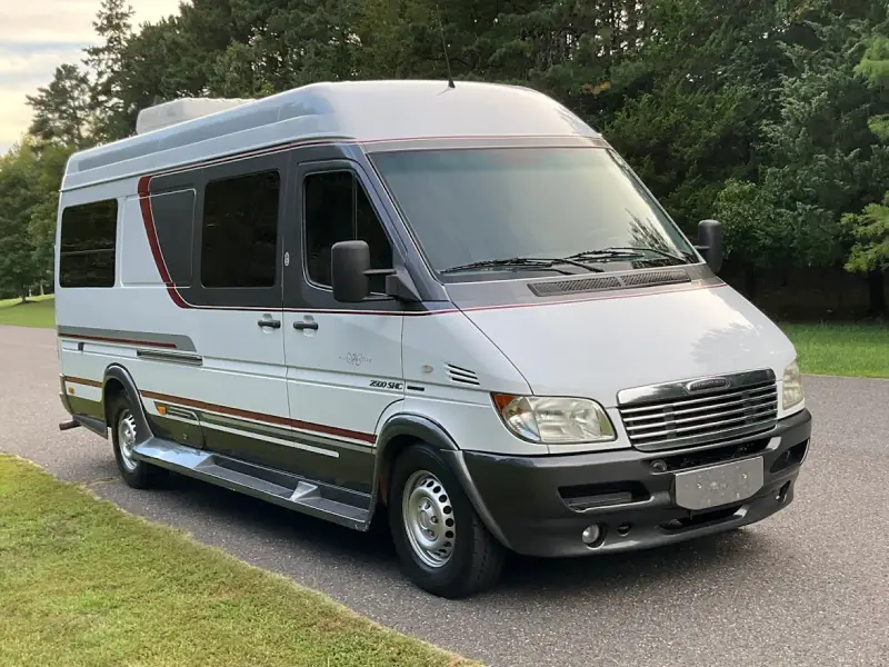 2004 Dodge Sprinter 2500 Gulf Stream Coach Vista Cruiser  SHC photo 2