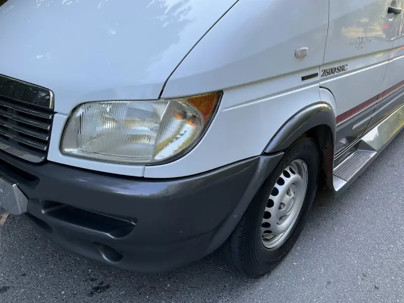 2004 Dodge Sprinter 2500 Gulf Stream Coach Vista Cruiser  SHC photo 37