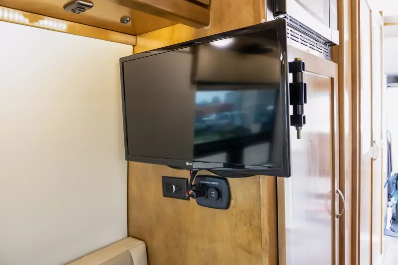 2019 Coachmen Galleria 24FL 4x4 photo 108