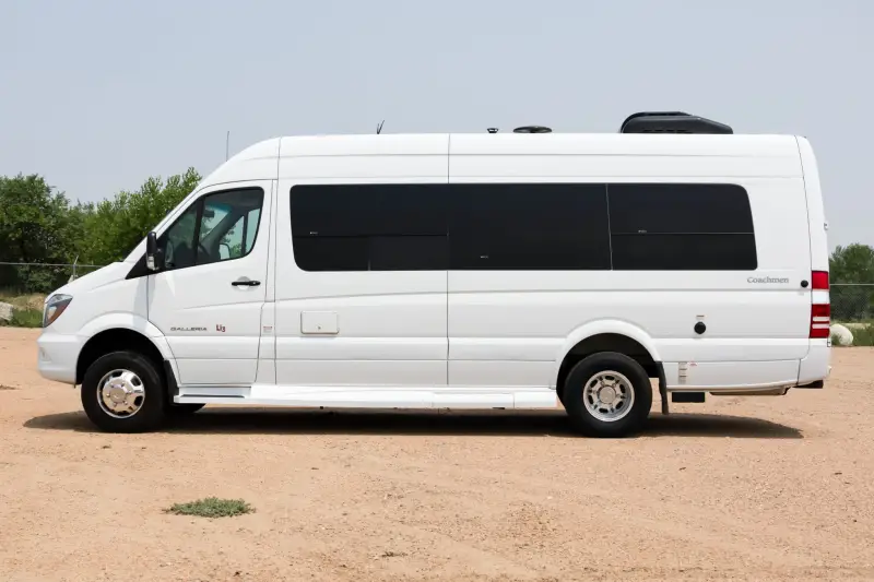 2019 Coachmen Galleria 24FL 4x4 photo 2