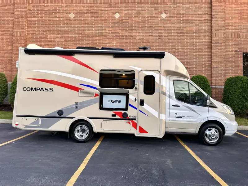 2018 Thor Motor Coach Compass 23TB photo 13