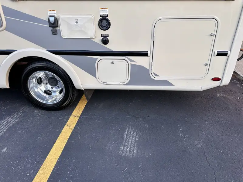 2018 Thor Motor Coach Compass 23TB photo 31