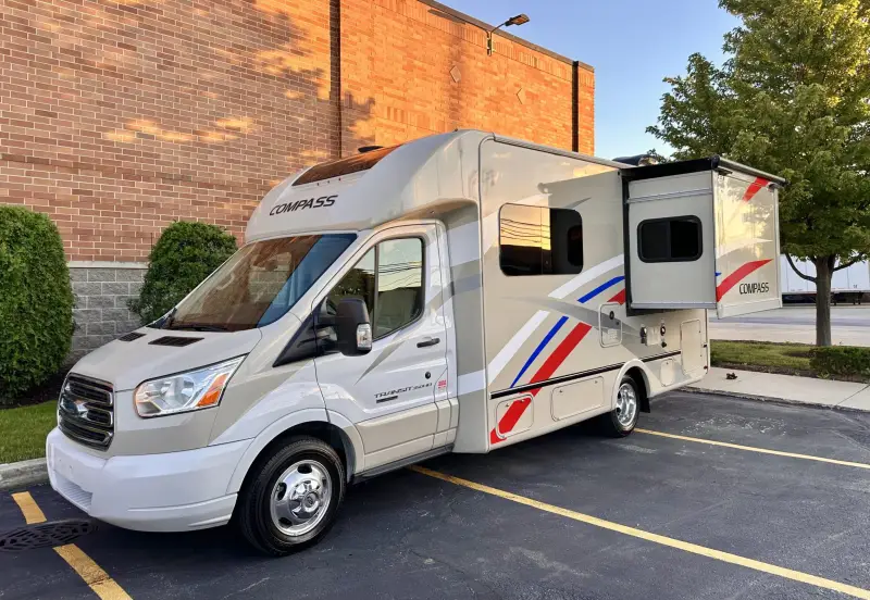 2018 Thor Motor Coach Compass 23TB photo 27