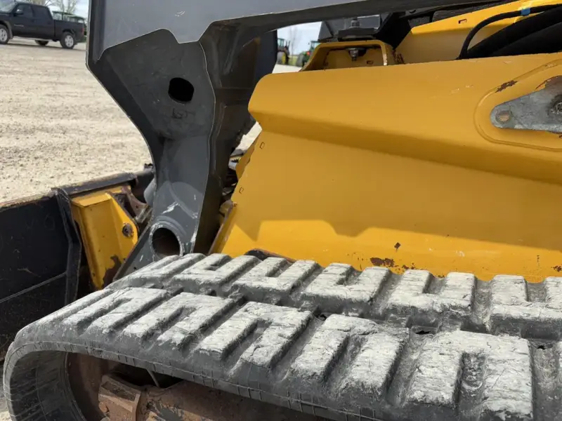 2016 John Deere 333G photo 15