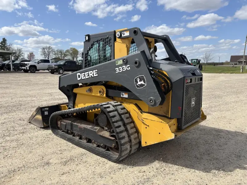 2016 John Deere 333G photo 42