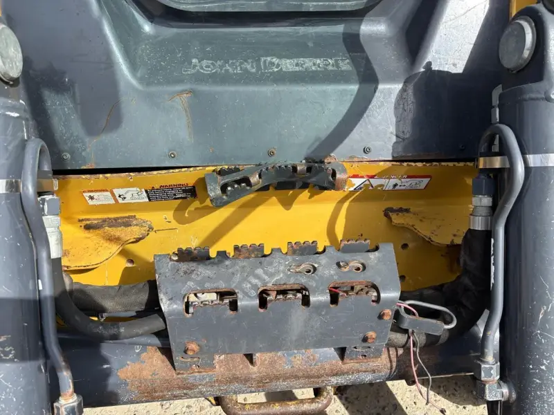 2016 John Deere 333G photo 11
