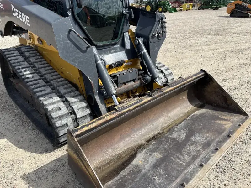 2016 John Deere 333G photo 36