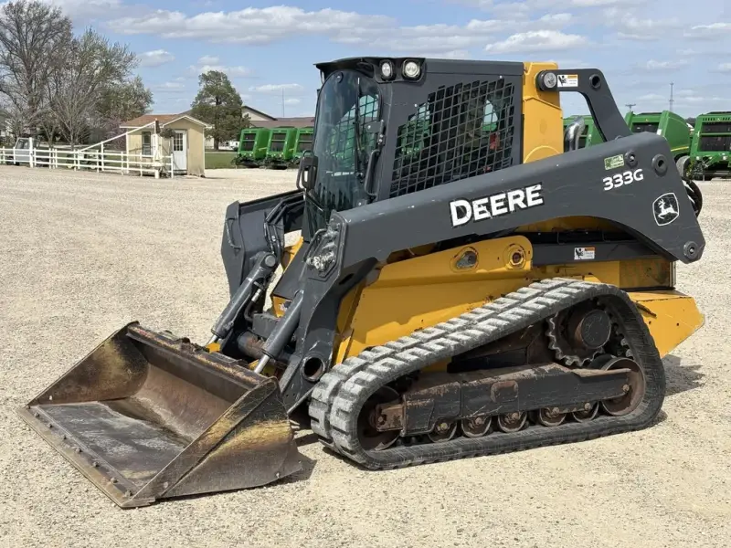 2016 John Deere 333G photo 1