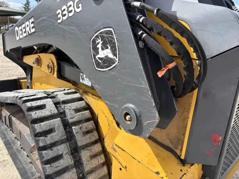 2016 John Deere 333G photo 21