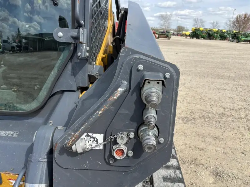 2016 John Deere 333G photo 10