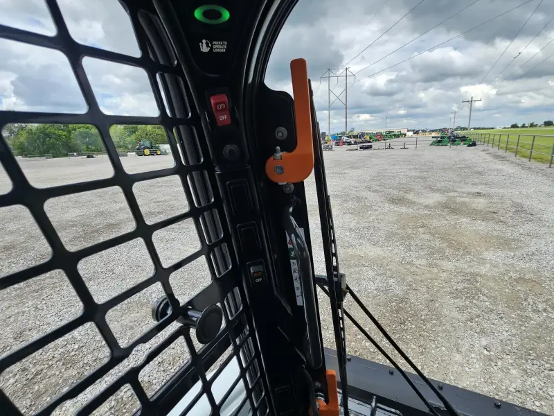 2022 Bobcat T770 photo 2