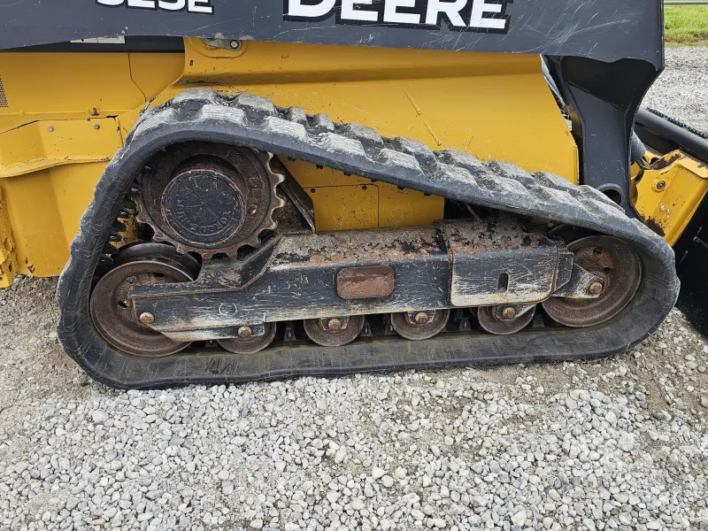 2016 John Deere 323E photo 38