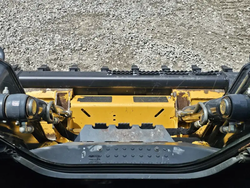 2016 John Deere 323E photo 29