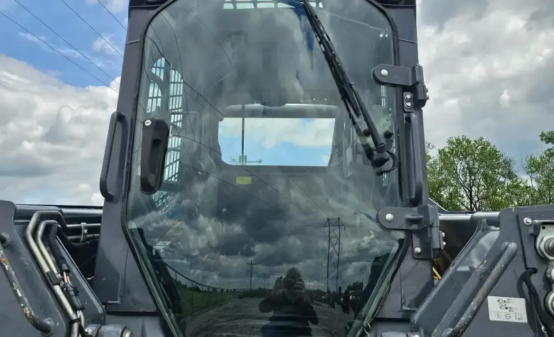 2016 John Deere 323E photo 19