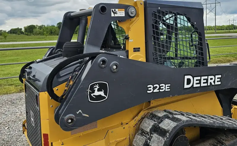 2016 John Deere 323E photo 26
