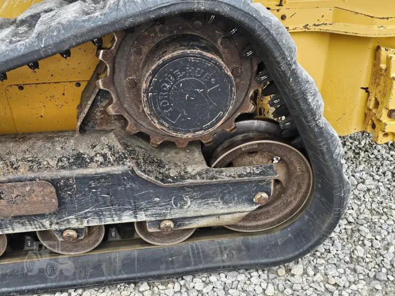 2016 John Deere 323E photo 34