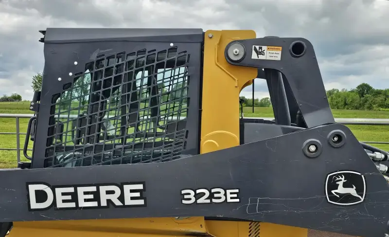 2016 John Deere 323E photo 23