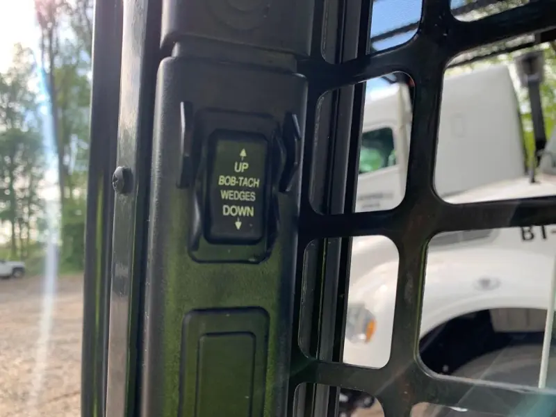 2018 BOBCAT T595 photo 6