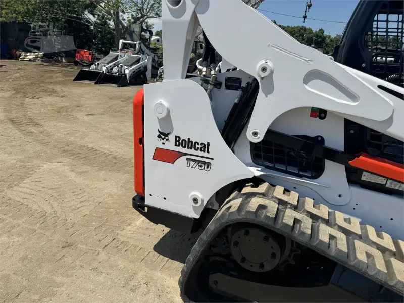 2014 Bobcat T750 photo 10