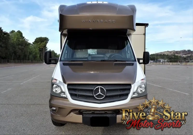 2017 Winnebago Navion 24G photo 2