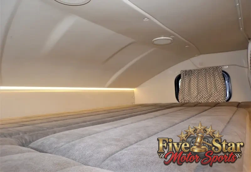 2017 Winnebago Navion 24G photo 8